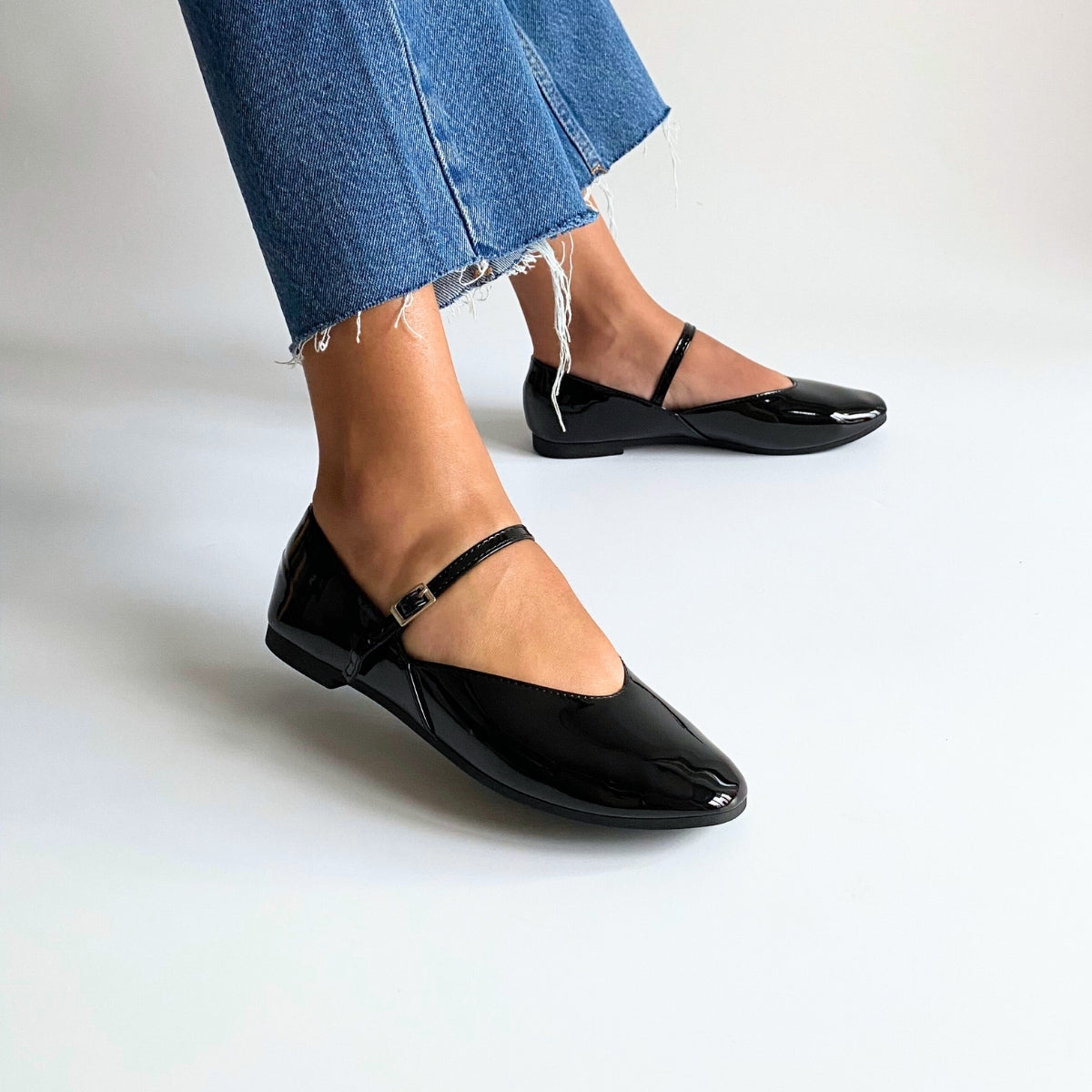 ballerine maroc, chaussures maroc, chaussure ma , ma chaussure, Zara chaussures, shoots maroc, mocassin , escarpin, talons, bottes, bottines, babies shoes , mango ; maison murielle; Zara maroc; Leyane Paris; Ma chaussure; Ma vie chaussure maroc; Chaussure maroc; chaussure femme maroc; Mariane mail; Jumia maroc;