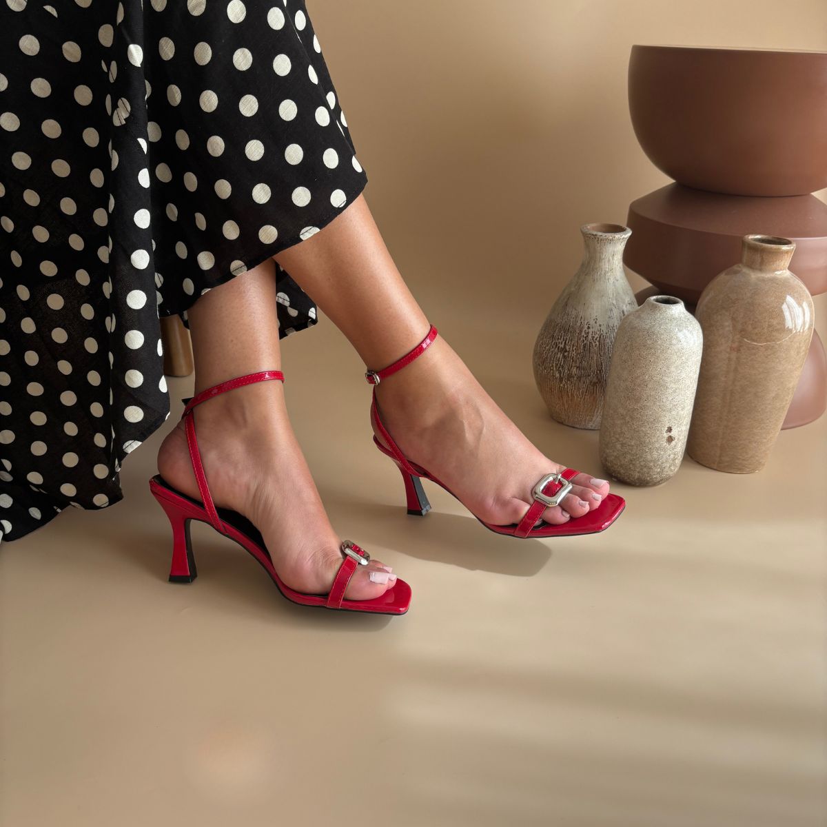 sandale femme, sandale été, chaussure maroc, ma chaussure, maison murielle maroc, sandale maroc, shoes morocco, shopping maroc, sandale plate, talons, mocassin, escarpin, Zara chaussure, parfois chaussure, Aldo chaussure, charles & Keith chaussure