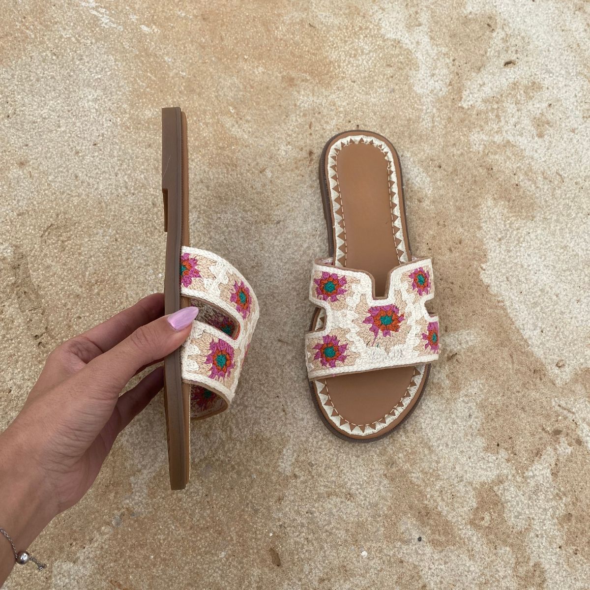 sandale plate, sandale maroc, chaussure maroc, ma chaussure, maison Murielle, sandale été, Birkenstock, Zara chaussure, sandale Zara, parfois, Aldo , mango ,Morocco mallé