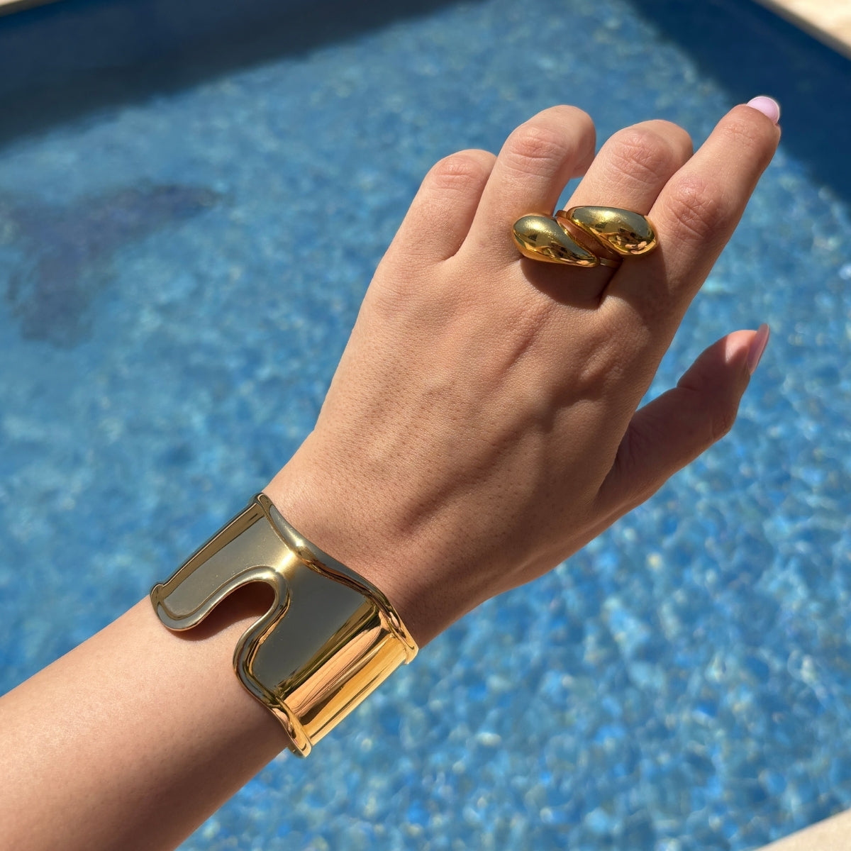 bague ajustable, bijoux femme, bijoux maroc, bijoux inoxydable, bijoux parfois, bijoux minimoon, bague femme, bracelet femme, bracelet ajustable, acier inoxydable, acier inoxydable maroc, bijoux marron, bijoux inoxydable maroc
chaine de main femme