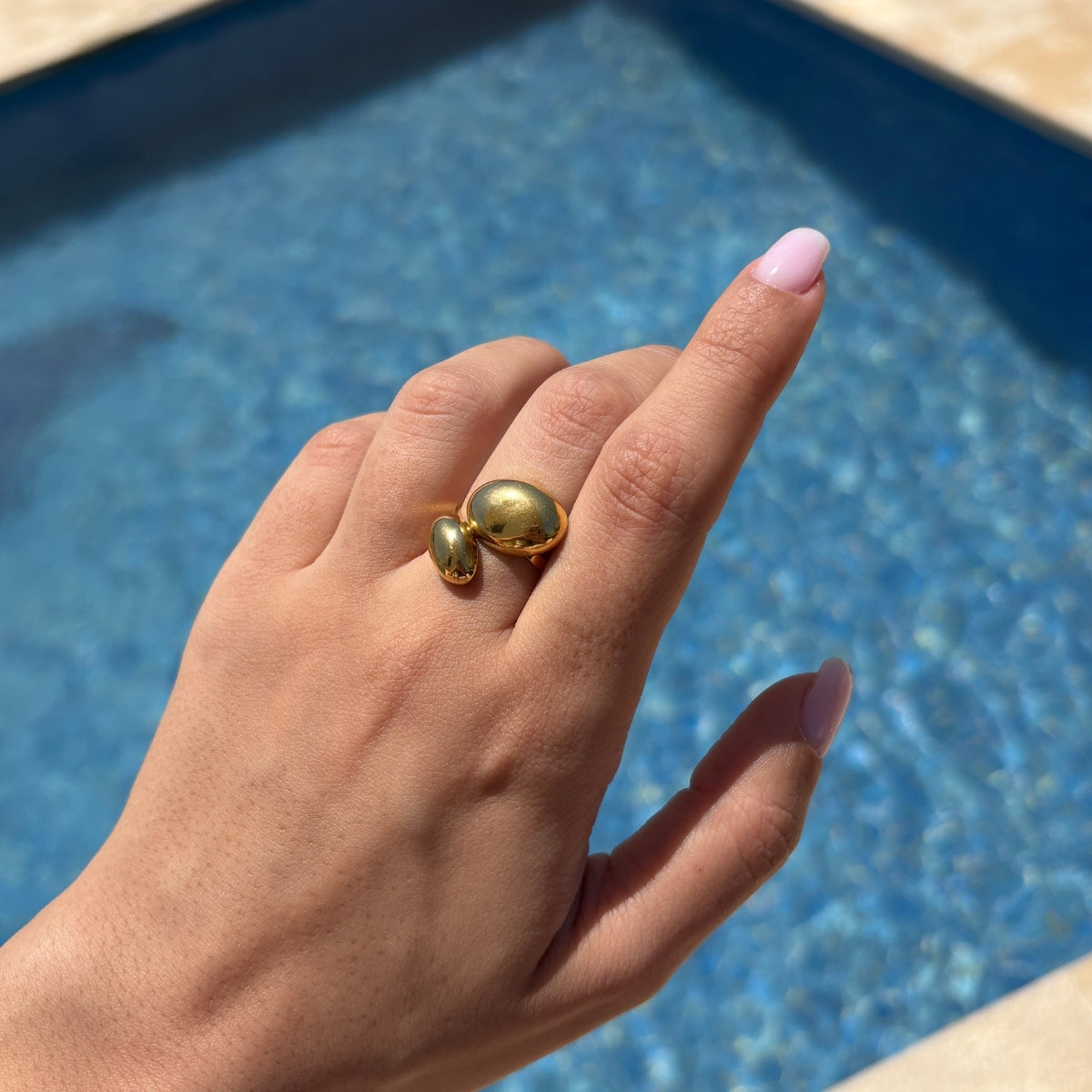 bague ajustable, bijoux femme, bijoux maroc, bijoux inoxydable, bijoux parfois, bijoux minimoon, bague femme, bracelet femme, bracelet ajustable, acier inoxydable, acier inoxydable maroc, bijoux marron, bijoux inoxydable maroc
chaine de main femme