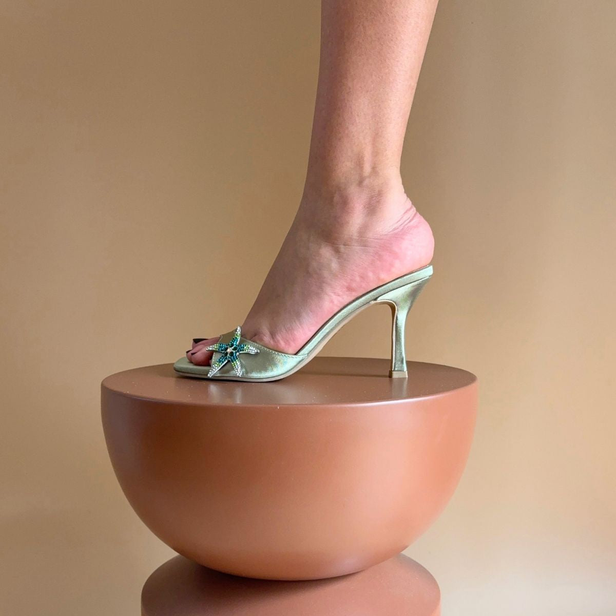 Sandale femme, sandale talons, sandale Zara, ma chaussure, Aldo, Mango, Parfois, Leyane, Maison Murielle, H&M, sandale femme, sandale été, chaussure maroc, sandale maroc, marque marocaine, mule talons, zillarussi, babies, escarpin, slingback, chaussure plate, chaussures talons, heels morocco