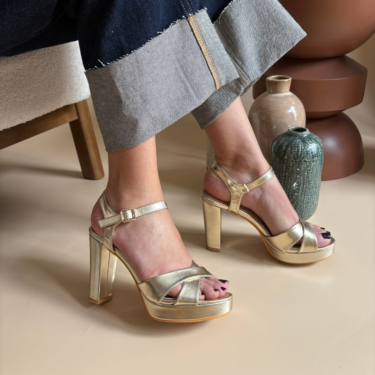 Sandale femme, sandale talons, sandale Zara, ma chaussure, Aldo, Mango, Parfois, Leyane, Maison Murielle, H&M, sandale femme, sandale été, chaussure maroc, sandale maroc, marque marocaine, mule talons, zillarussi, babies, escarpin, slingback, chaussure plate, chaussures talons, heels morocco